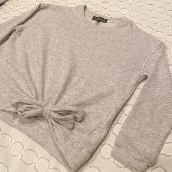 Derek Heart Light Grey Self Tie Crewneck - Picture 2 of 7